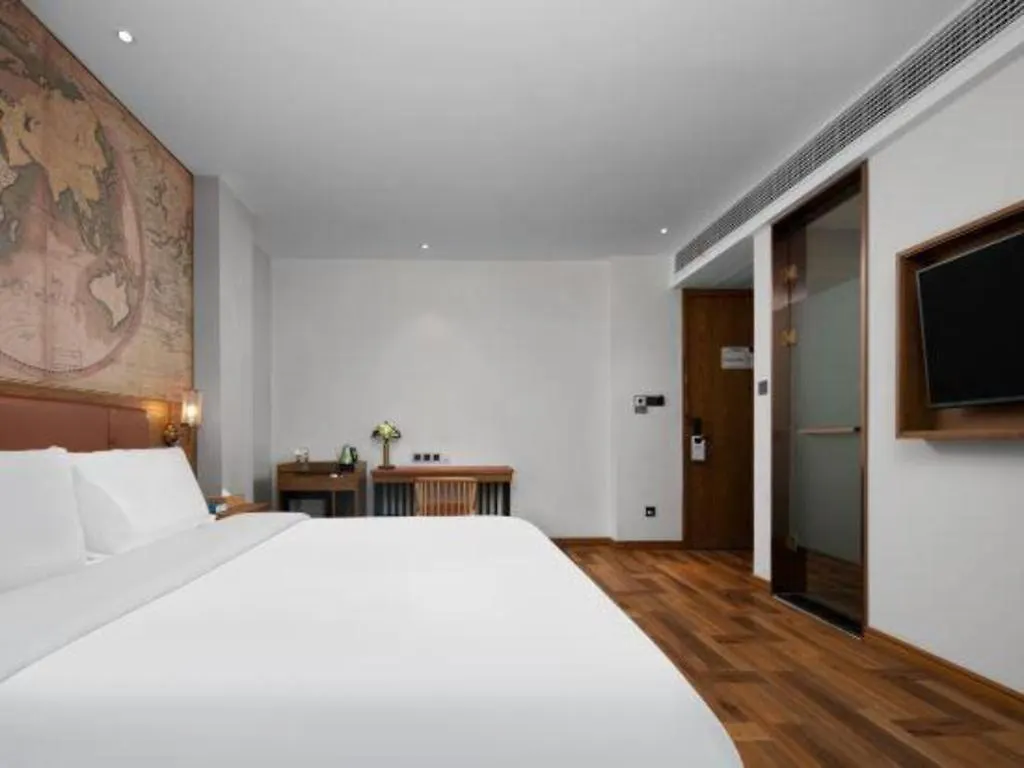James Joyce Coffetel Luoyang Longmen High-Speed Railway Station Baolong Plaza Hotel Luoyang (Henan)