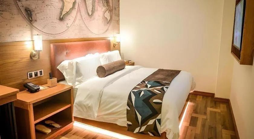 James Joyce Coffetel Luoyang Longmen High-Speed Railway Station Baolong Plaza Hotel