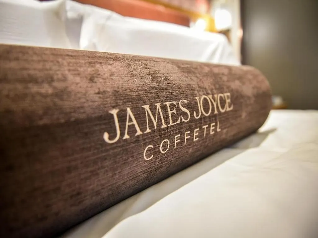 James Joyce Coffetel Luoyang Longmen High-Speed Railway Station Baolong Plaza Hotel